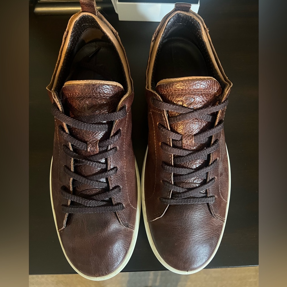 Practically New Men’s Ecco shoe